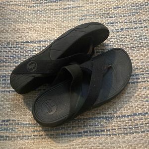 Fit flops, black comfort flip flop!
